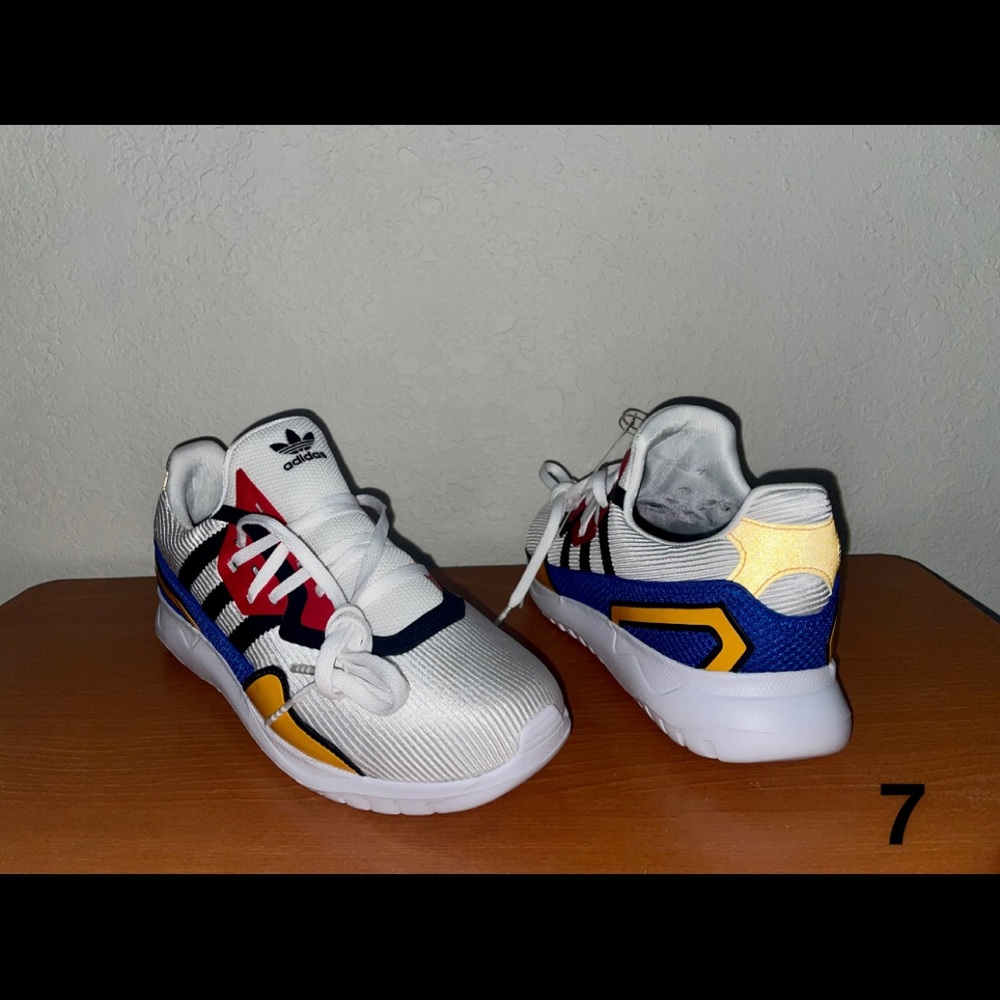 Adidas Sneakers